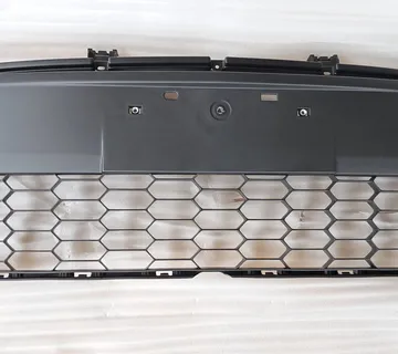 MAZDA 2 (DE) - Srednja maska prednjeg branika NOVO!!! - cover