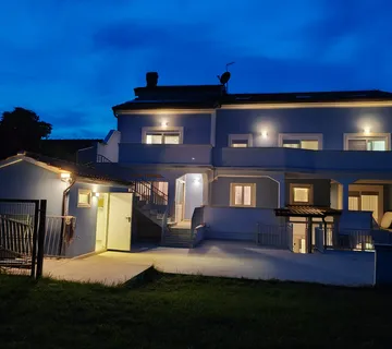 ISTRA - NOVIGRAD - DAJLA - STAMBENA ZGRADA S 6 STANOVA, 400 M OD MORA - cover