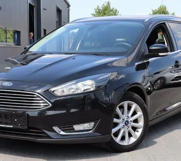 Ford focus Turn. 1.0 EcoBoost - cover