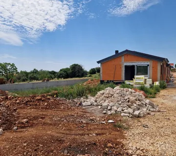 Kaštelir – Prizemna kuća s bazenom u izgradnji - cover