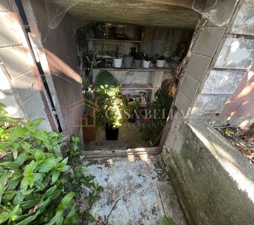 Crikvenica, Stambeno - Poslovna Kuća 440m2 s Okućnicom! - cover