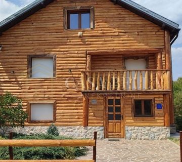 Doljani, Donji Lapac kuća sa imanjem - cover