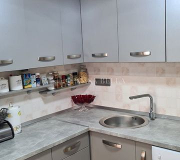 Bilice, Šibenik, kuća sa 3 apartmana - cover