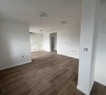 Crikvenica, Novogradnja, 3S + DB, 123m2, Pogled, Parking, 2 lođe! - cover