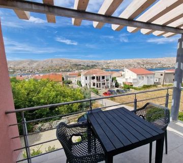 Otok Pag, Pag - 2 apartmana, etaža kuće 81m2, pogled na more, vrt - cover