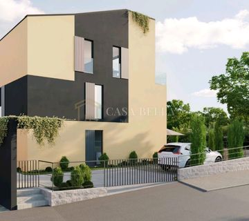 KRK-LUKSUZNI DVOETAŽNI APARTMAN SA OKUĆNICOM U NOVOGRADNJI U BLIZINI MORA ! - cover