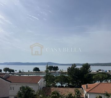 CRIKVENICA - Samostojeća kuća s prostranom okućnicom u  drugom redu do mora - cover