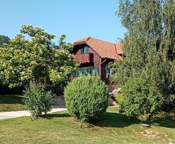 Drvena hrastova villa Trški Vrh / Krapina - cover