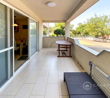 PRILIKA! Apartman u prizemlju samo 230m od mora - cover