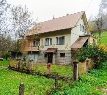 Kuća - Brod Moravice, samostojeća, 700m2 uređene okućnice - cover