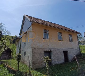 Kuća 75 m2 tlocrtno sa dva pomoćna objekta 30m2 i 10 m2 tlocrtne površine - cover