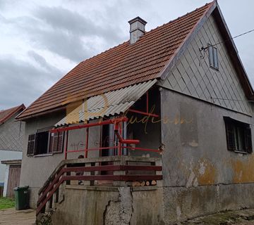 Kuća tlocrtne površine 84 m2 i dva pomočna objekta 80 m2 i 24 m2 - cover