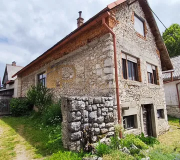 Samostojeća kuća s velikom okućnicom – pravi doživljaj Gorskog kotara - cover
