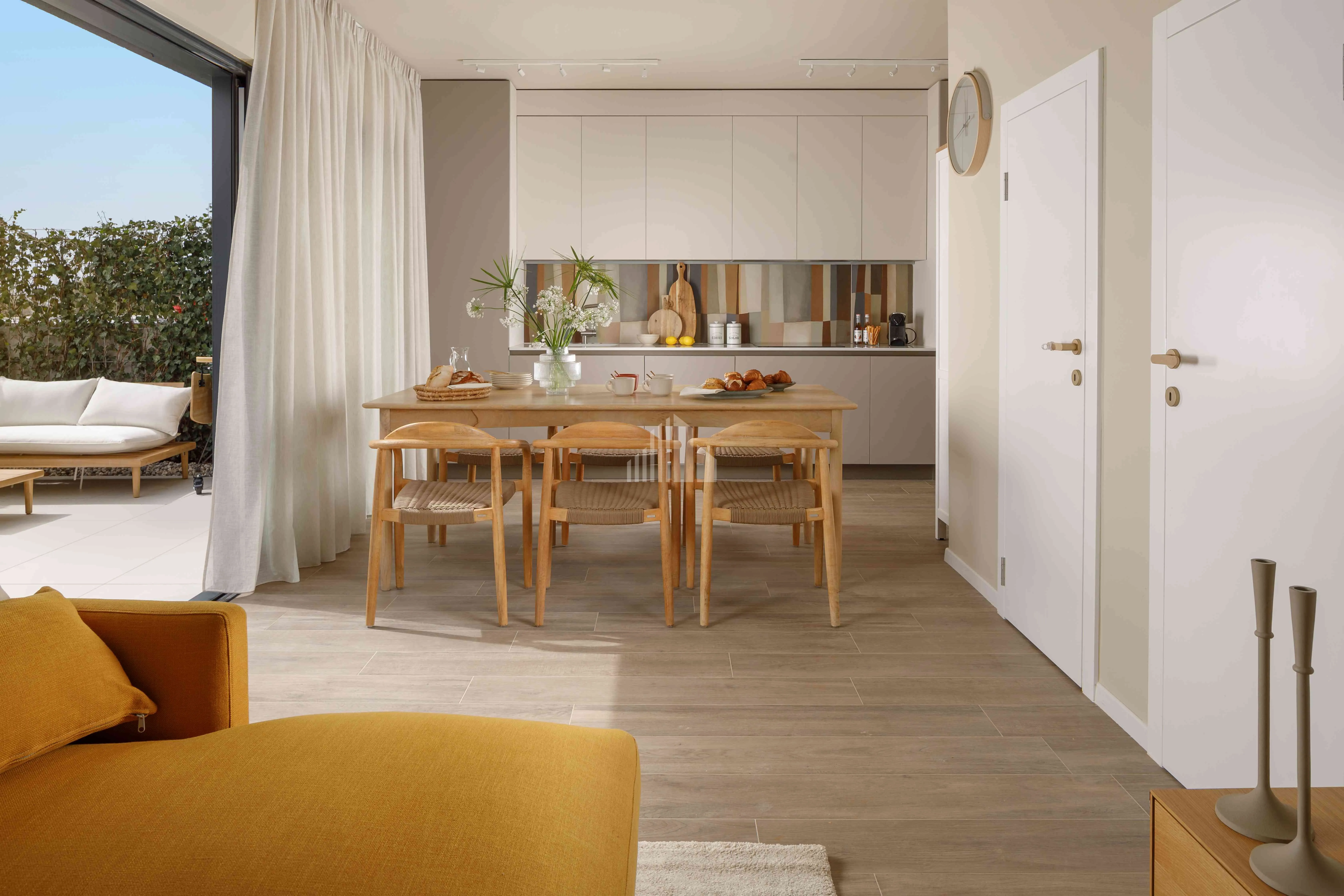 Poreč - kuća u nizu, novogradnja, DB+3SS, 2VPM, blizu plaža i centra - cover