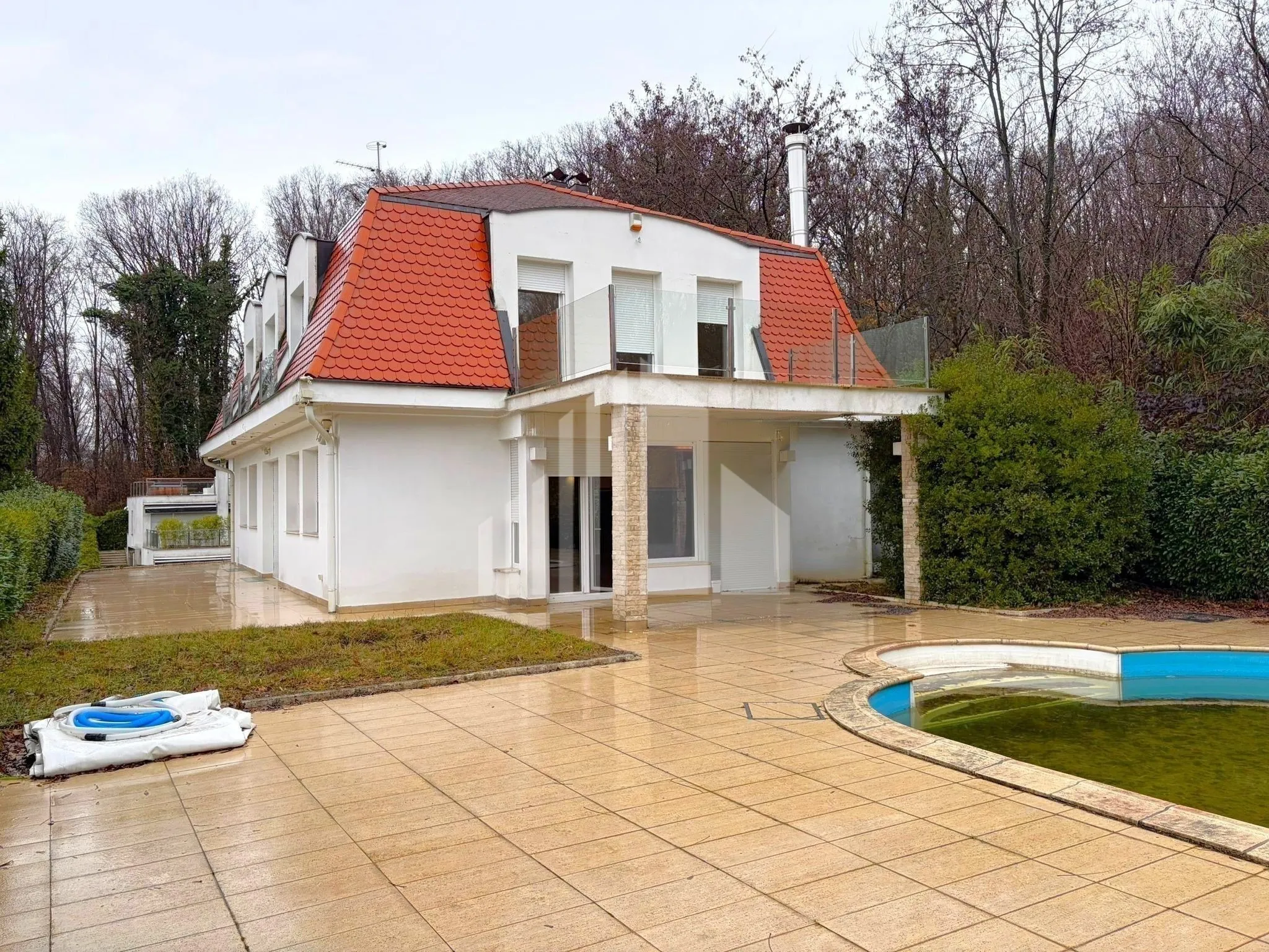 Šestine - moderna kuća novije gradnje s bazenom na mirnoj lokaciji - cover