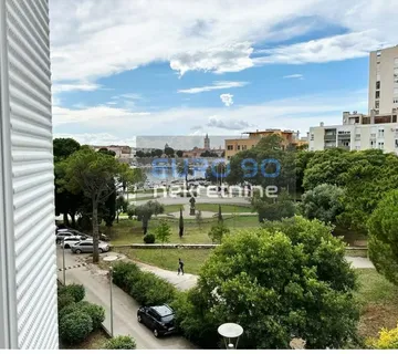 Zadar/branimirova Obala-Trosoban Namješten Stan 95 M2,lift, Pogled !!!