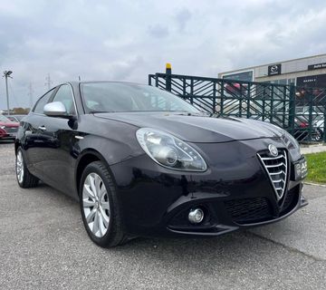 Alfa Romeo Giulietta 1.6JTD °TEMPOMAT°DVOZONSKA KLIMA°PARKIRNI SENZORI - cover