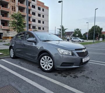 Chevrolet Cruze 1,6 LS+ (reg. do 26.04.2025.) - cover