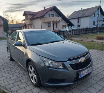 Chevrolet Cruze, 2009 godina, 160.000km, reg do 30.11.2024., 1.6i Ls 83kw - cover