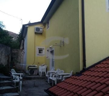 KOSTRENA, KUĆA SA 7 APARTMANA  - cover