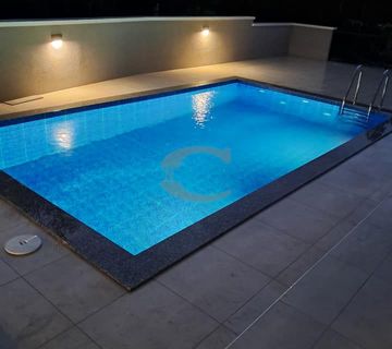 LUKSUZNA VILLA SA BAZENOM - JADRANOVO, 95 M2 - cover
