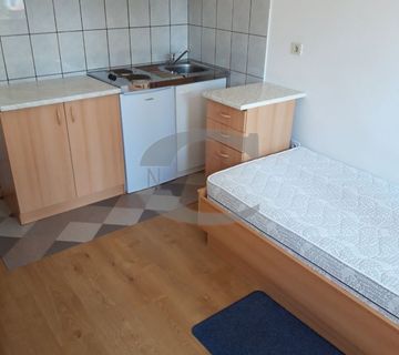 STAN, PODMURVICE, 22 M2, 300 EURA!  - cover