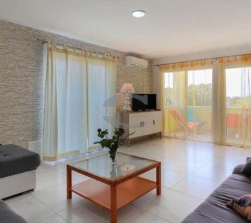 VILLA U MEDULINU SA BAZENOM, 325 M2 - cover