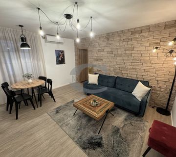STAN, RIJEKA, STROGI CENTAR, 3S+DB, 82 M2 - cover