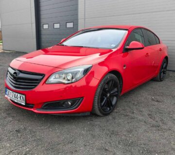 Opel Insignia 2.0 CDTI-195ks-Xenon,Navi,Kamera-- - cover