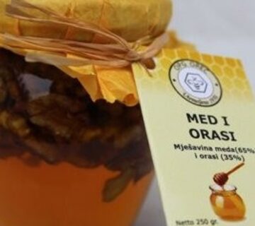 PROIZVODI NA BAZI MEDA CVJETNI MED (65%), ORAHA (10%), LEŠNJAKA (10%) I SMOKAVA (15%), 250g - cover