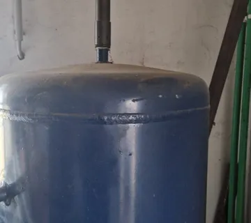 Prodaje se spremnik za Zrak 0,27 m3 (270 litara) - cover