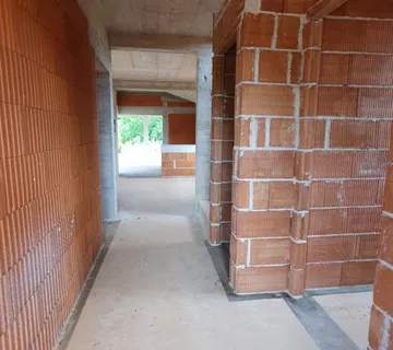 Prodaja, Višnjan (okolica), Samostojeća kuća u roh bau fazi - cover