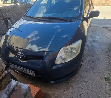 Prodaje se toyota auris,1.4 d4d - cover