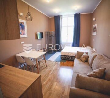 Centar stan 205m2 podijeljen na 5 apartmana i sobu - cover