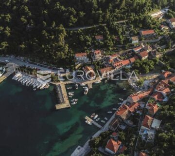 Otok Šipan, građevinsko zemljište, prvi red do mora - cover