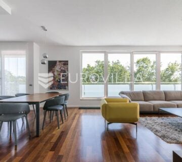 Prekrasan penthouse za najam u urbanoj vili na Zelengaju - cover