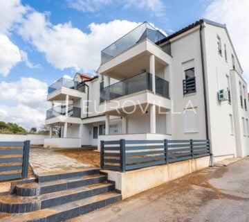 Pirovac, Apartman A i C, novogradanja na atraktivnoj lokaciji - cover