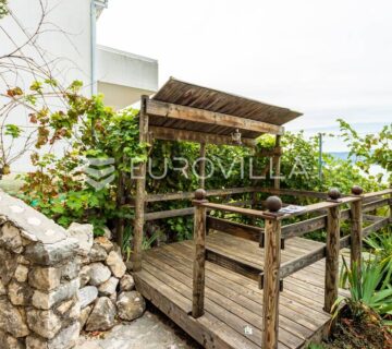 Omiš, Čelina, predivna vila od 291 m2 s pogledom na more - cover