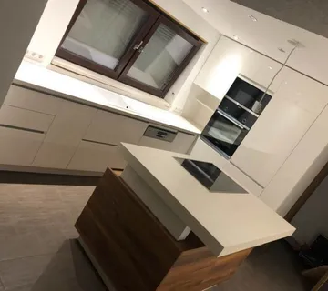 Kuhinja visoki sjaj sa otokom - cover