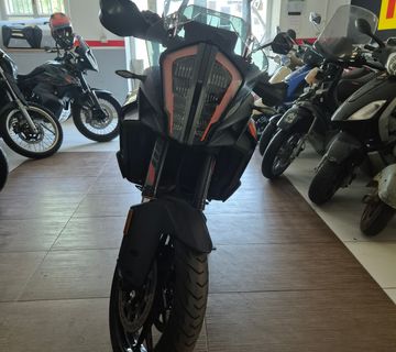 Ktm super adventure 1290s 2018 - cover