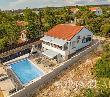 KUĆA + 2 MOBILNE KUĆICE, PRVI RED DO MORA - MANDRE, PAG - cover