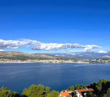 Čiovo - apartmanska kuća sa bazenom, pogled na more, 327 m2 (prodaja) - cover