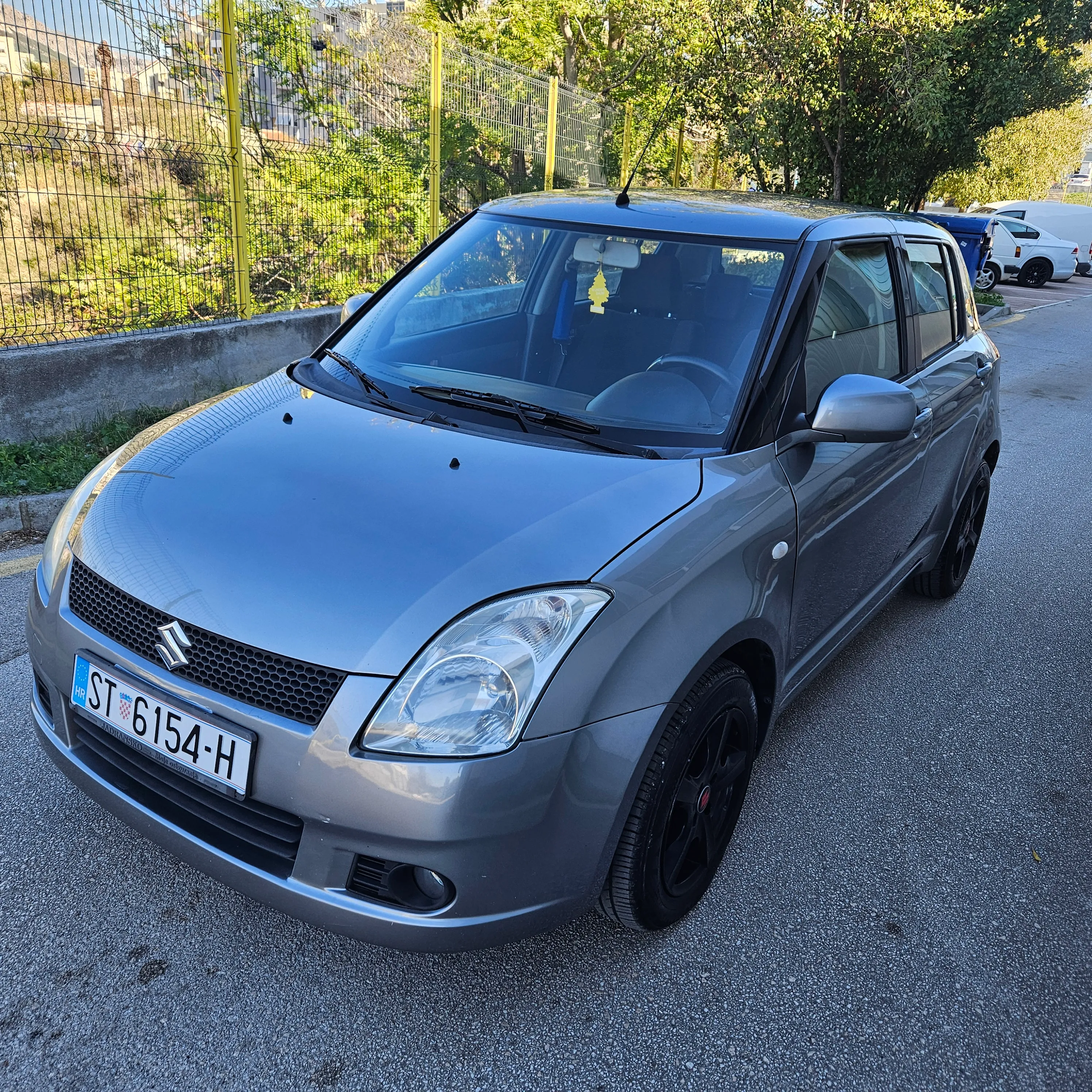 SUZUKI SWIFT 1.3 - cover