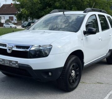 Dacia Duster 4x4 1,5 dCi 4x4 2012.g + 6 BRZINA + SERVISNA + KUKA - cover