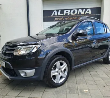 Dacia Sandero 1.5 dci Stepway*JAMSTVO*NAVI,PARK.SENZORI,SERVISNA - Darda