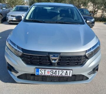 Dacia Sandero 1,0 SCe - cover