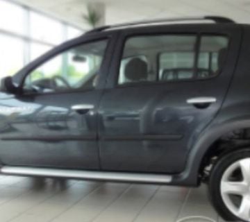 Dacia Sandero I Stepway 2008 - bočne letvice1 - cover