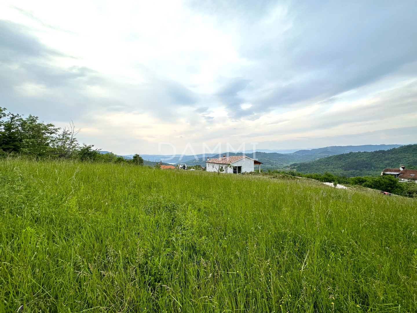 SREDIŠNJA ISTRA - Prekrasno građevinsko zemljište s pogledom na Butonigu - cover