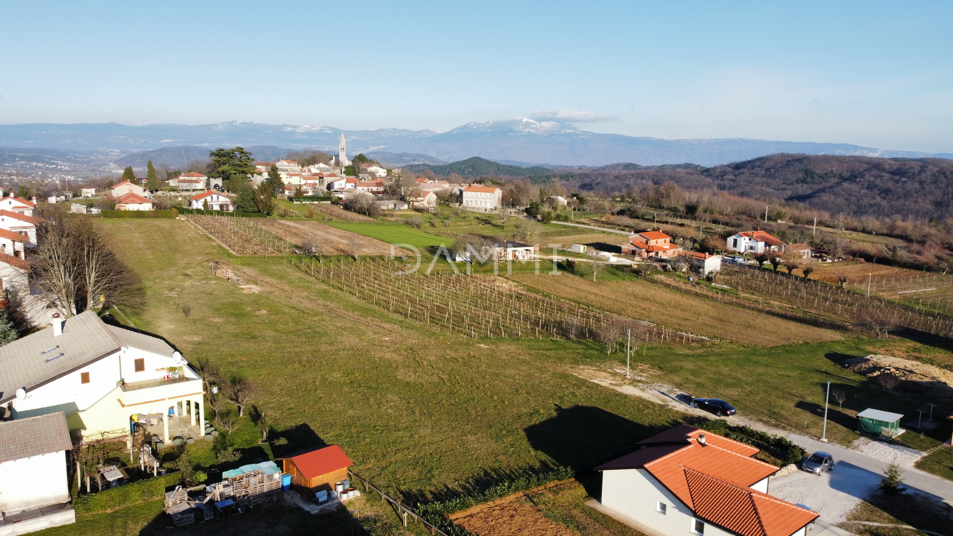 PAZIN, LINDAR - Građevinsko zemljište 1700m2 - cover