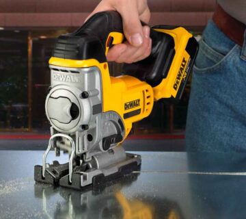 DeWalt aku ubodna pila DCS331N 18V 135mm - cover